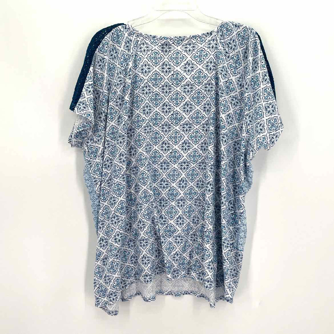 Size 2X Blue Print Shirt