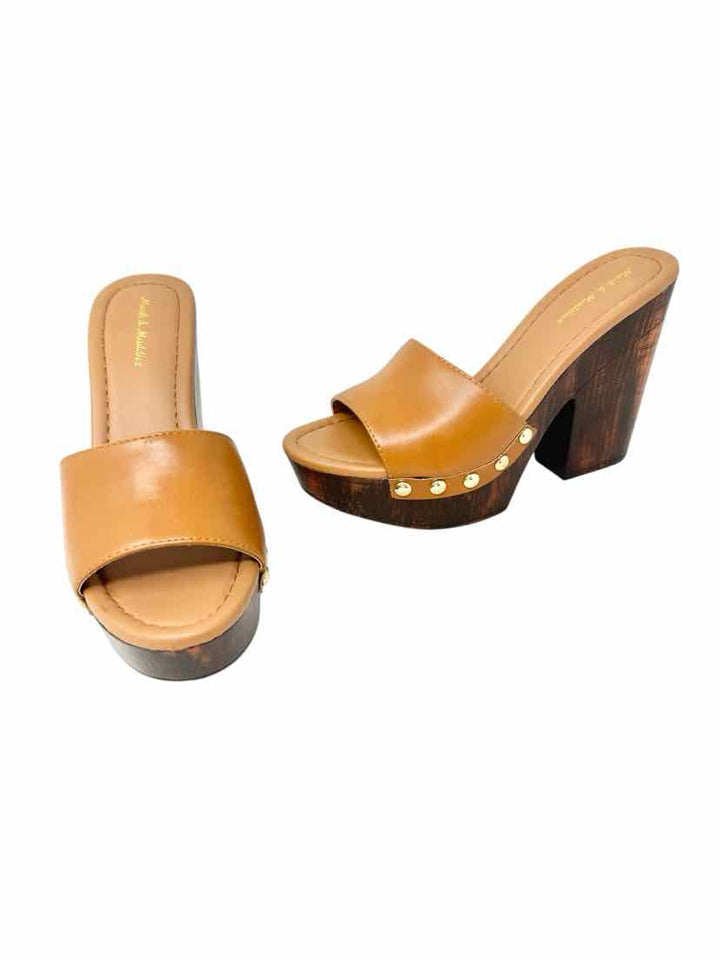 Shoe Size 6.5 Tan Sandals
