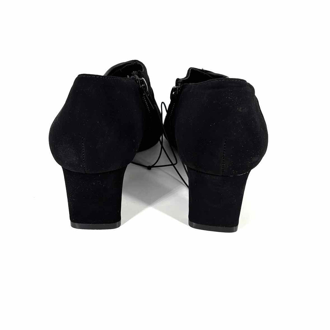 Shoe Size 7 Black Suede Boots