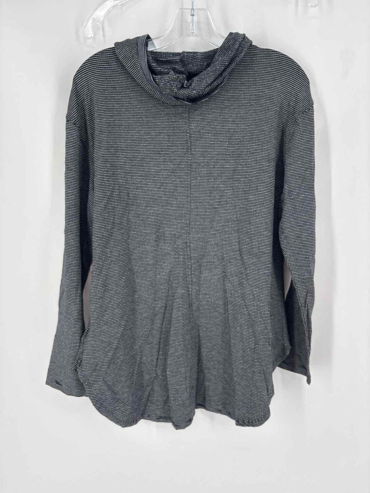 Size L Black/White Shirt