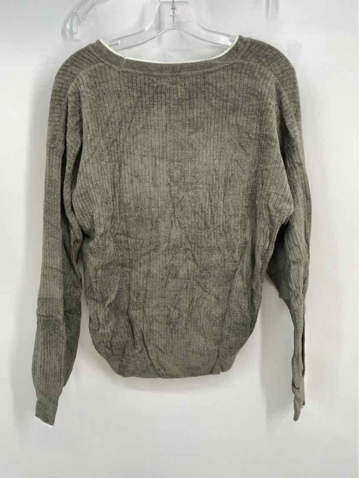 Size M Barefoot Dreams Gray Sweater