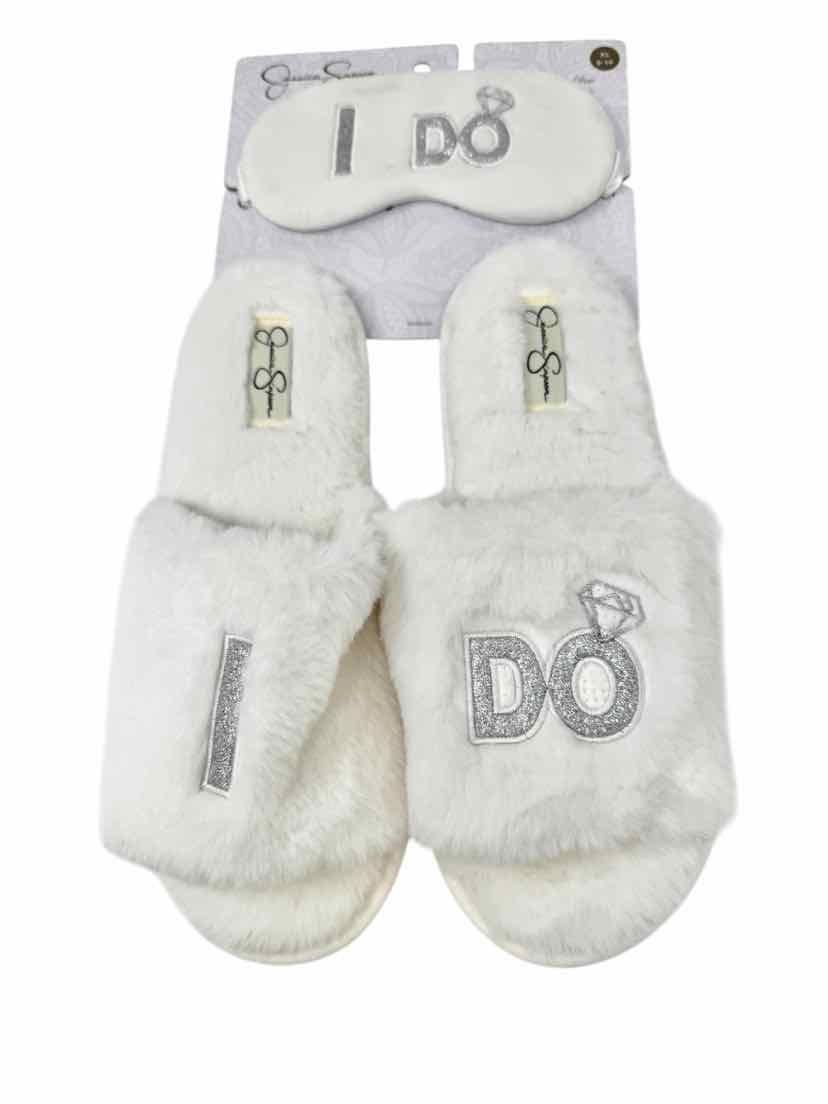 Shoe Size 9 Jessica Simpson White Slippers