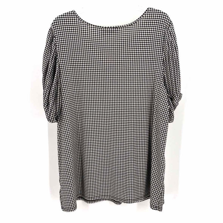 Size 22/24 LANE BRYANT White Shirt