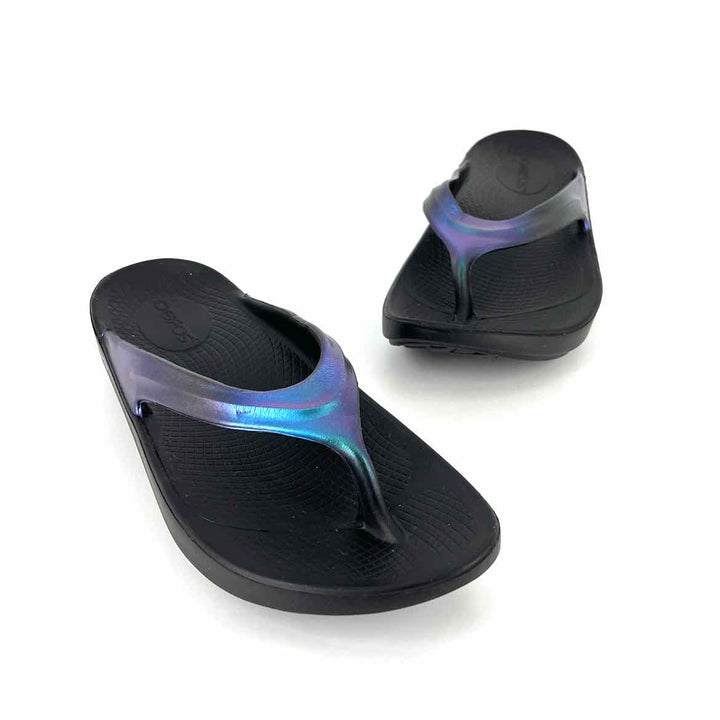Shoe Size 8 OOFOS Multi-Color Sandals