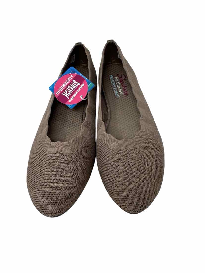 Shoe Size 9.5 Sketchers Tan Flats