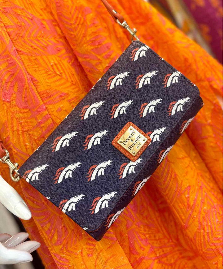 Dooney & Bourke Purse