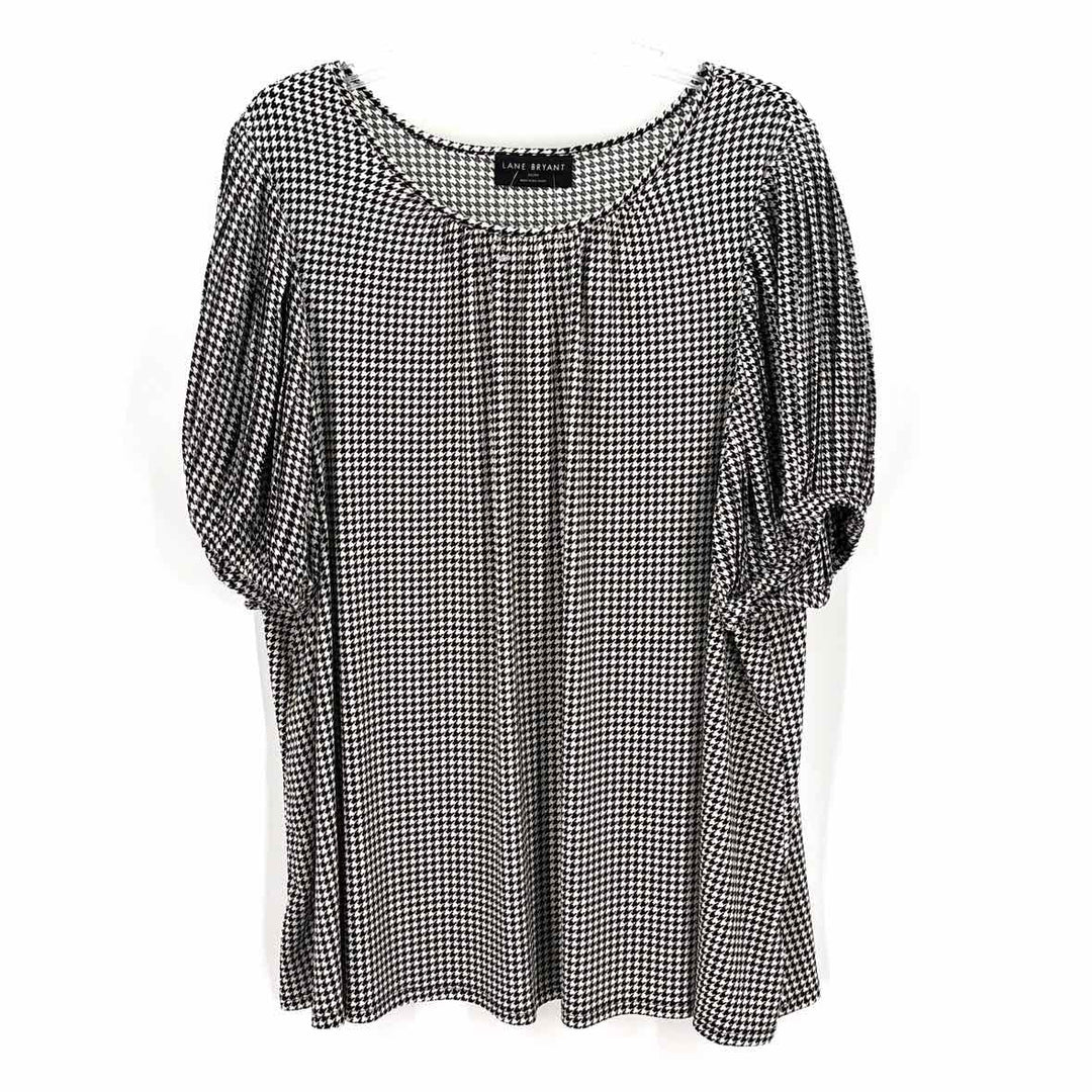 Size 22/24 LANE BRYANT White Shirt