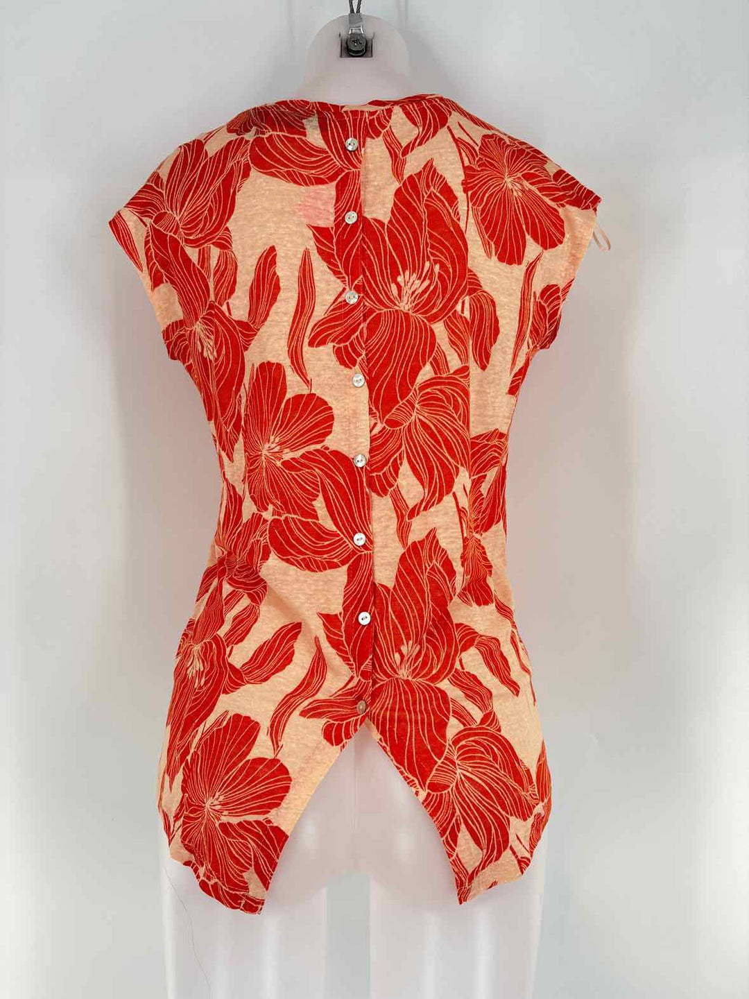Size S TAHARI ORANGE PRINT Shirt