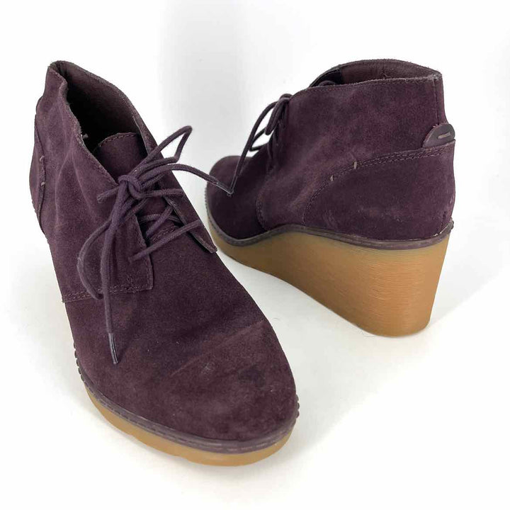 Shoe Size 8.5 CLARKS Burgundy Suede Rubber Boots