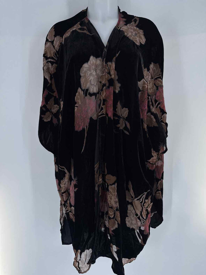 Size 1X DR2 Black Print Shirt