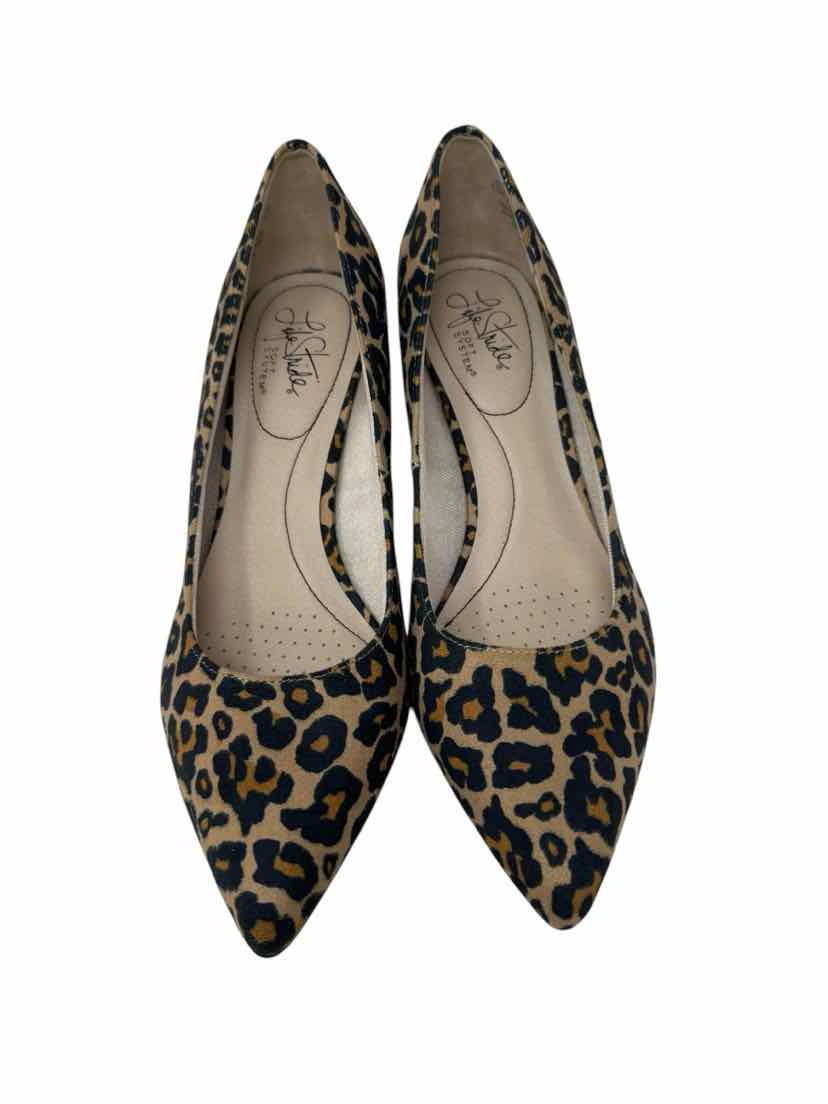Shoe Size 8.5 LIFESTRIDE Tan Pumps