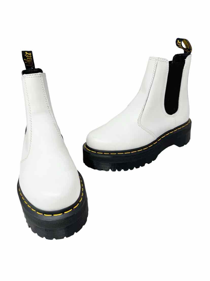 Shoe Size 7 DOC MARTENS White Leather Boots
