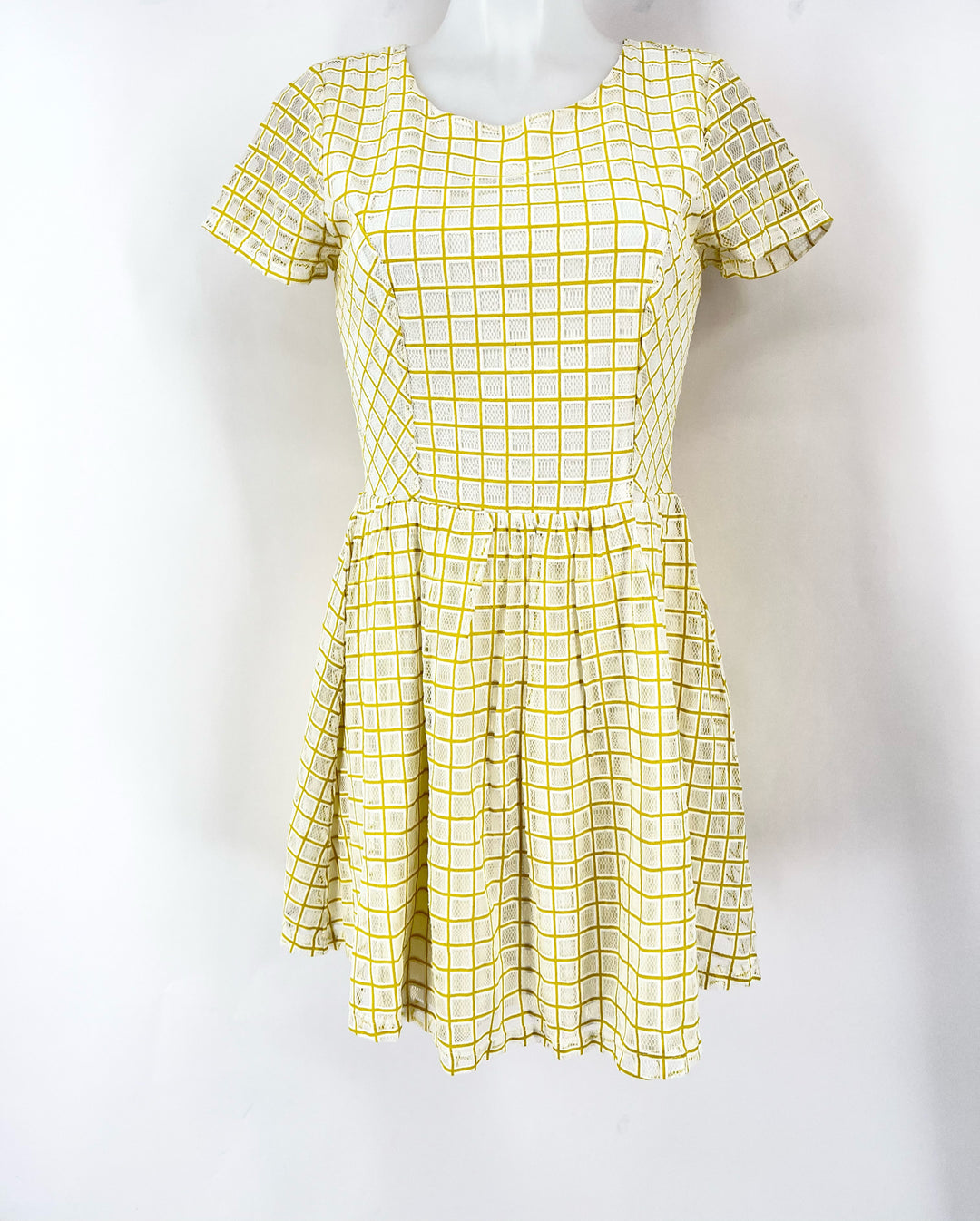 Size M Yellow Dress