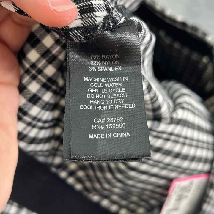 Size 8 Black/White Pants