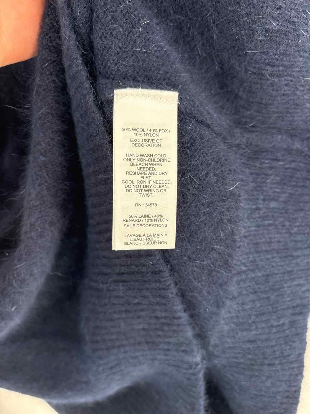 Size M Vineyard Vines Navy Sweater