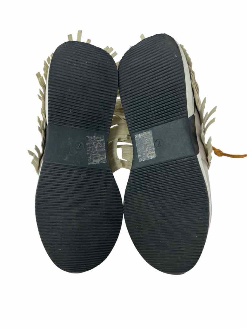 Shoe Size 7 Gray Sneakers