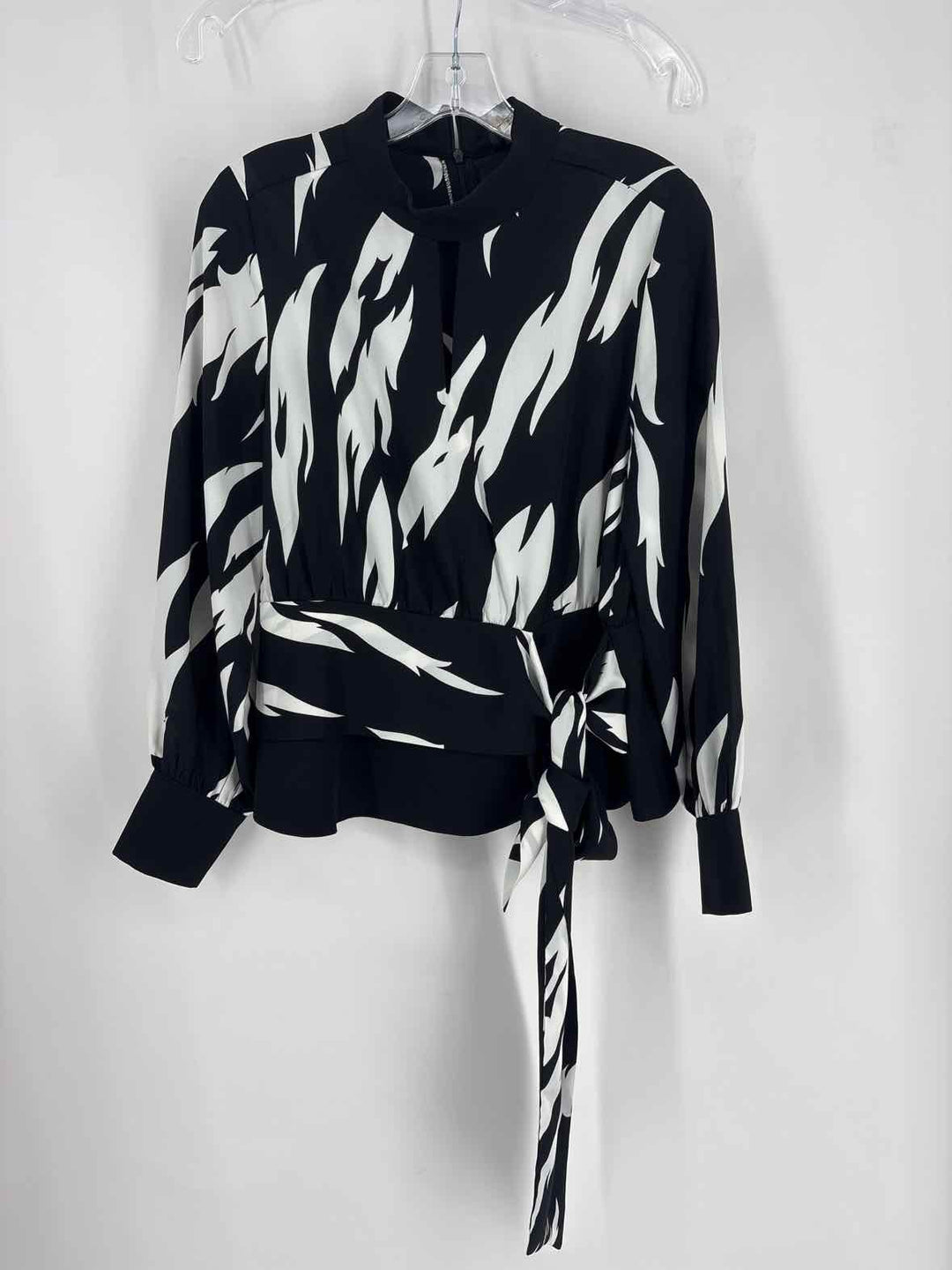 Size L GRACIA Black Shirt