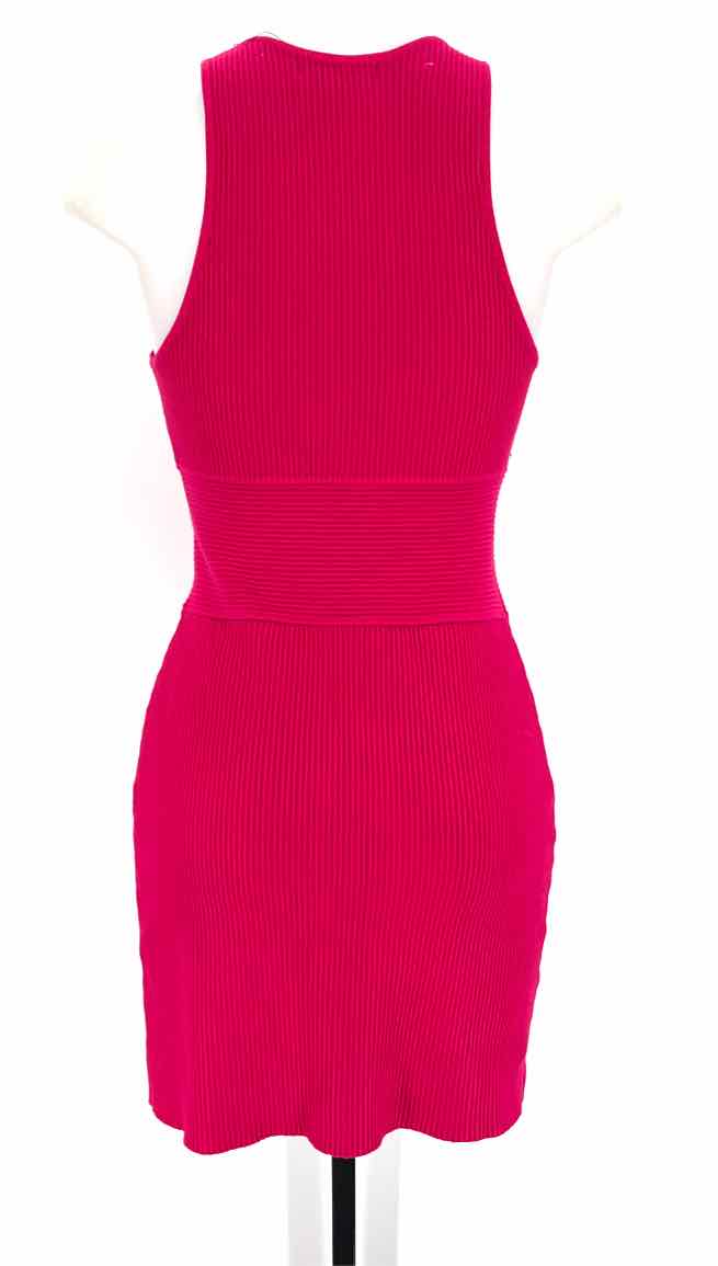 Size M HOUSE OF HARLOW Fuschia Dress