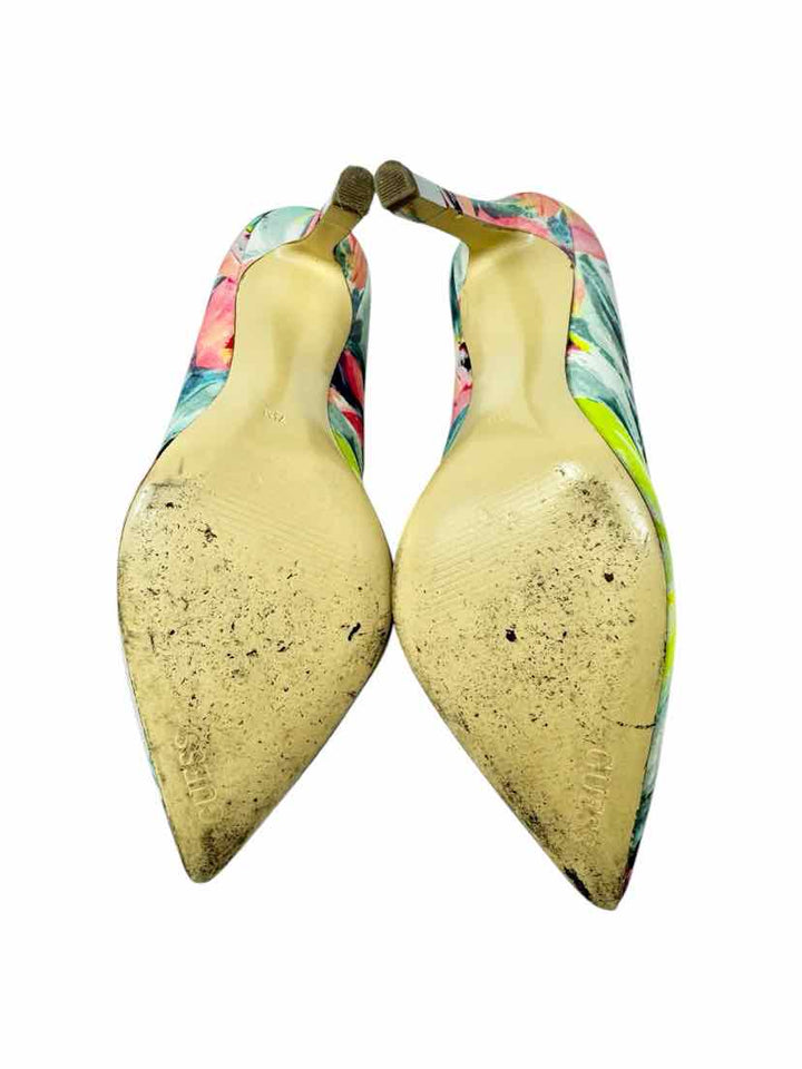 Shoe Size 7.5 GUESS Multi-Color Pumps