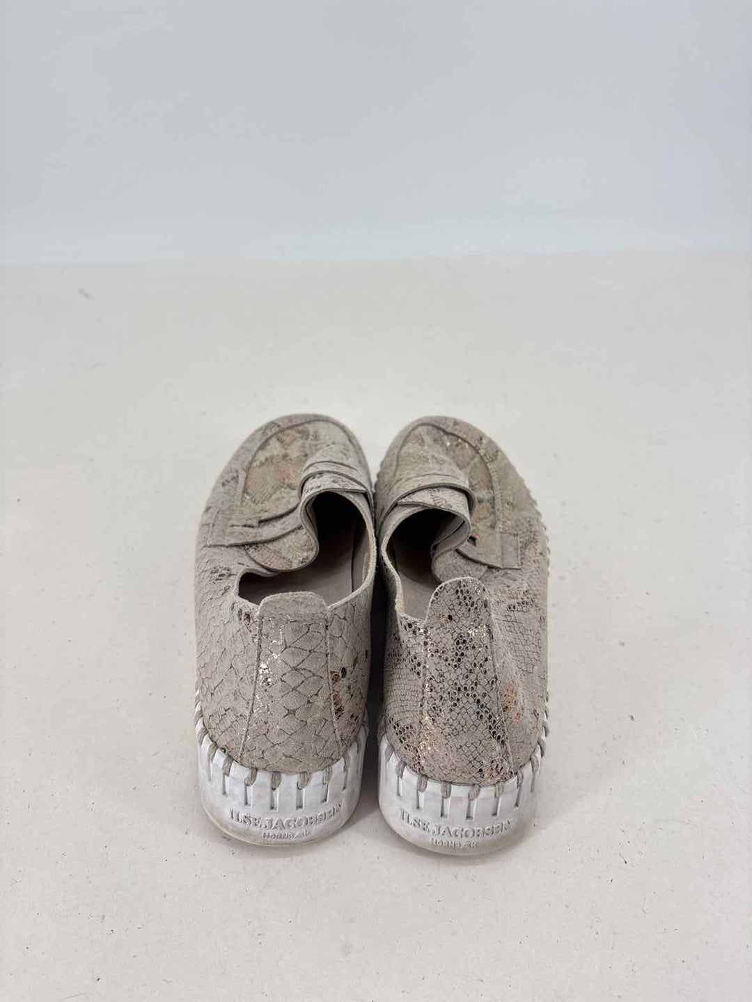 Shoe Size 39 ISLA JACOBSON Beige Leather Flats