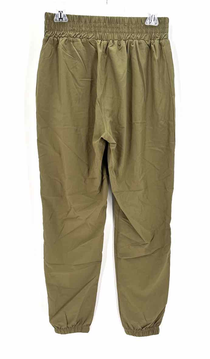 Size M ADRIENNE VITTADINI Olive Nylon Pants