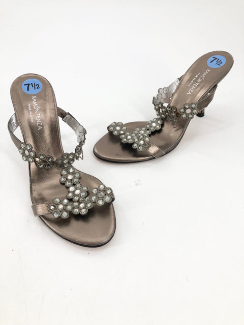 Shoe Size 7.5 Bronze Sandals