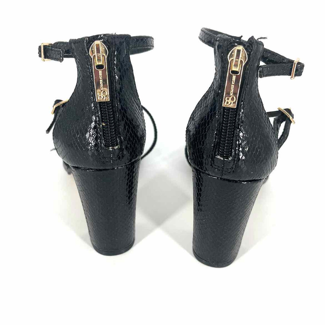 Shoe Size 7.5 Jessica Simpson Black Faux Leather Pumps