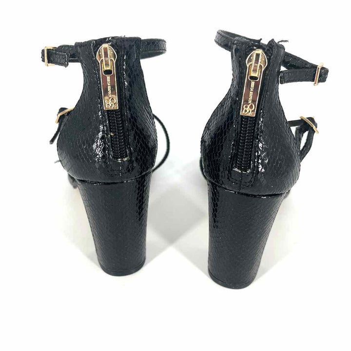 Shoe Size 7.5 Jessica Simpson Black Faux Leather Pumps