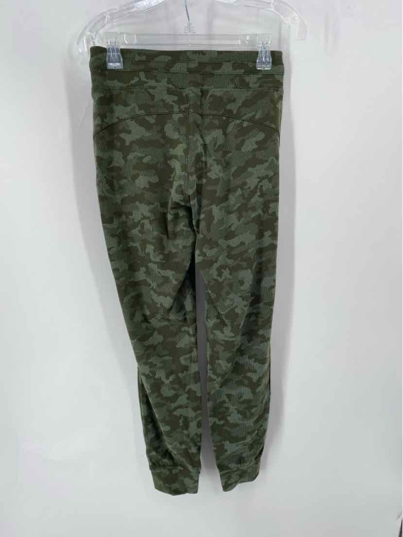 Size 6 Lululemon Green Print Pants