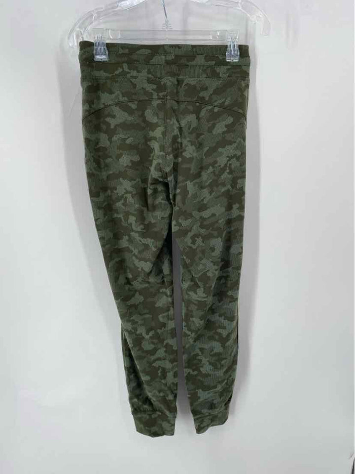 Size 6 Lululemon Green Print Pants