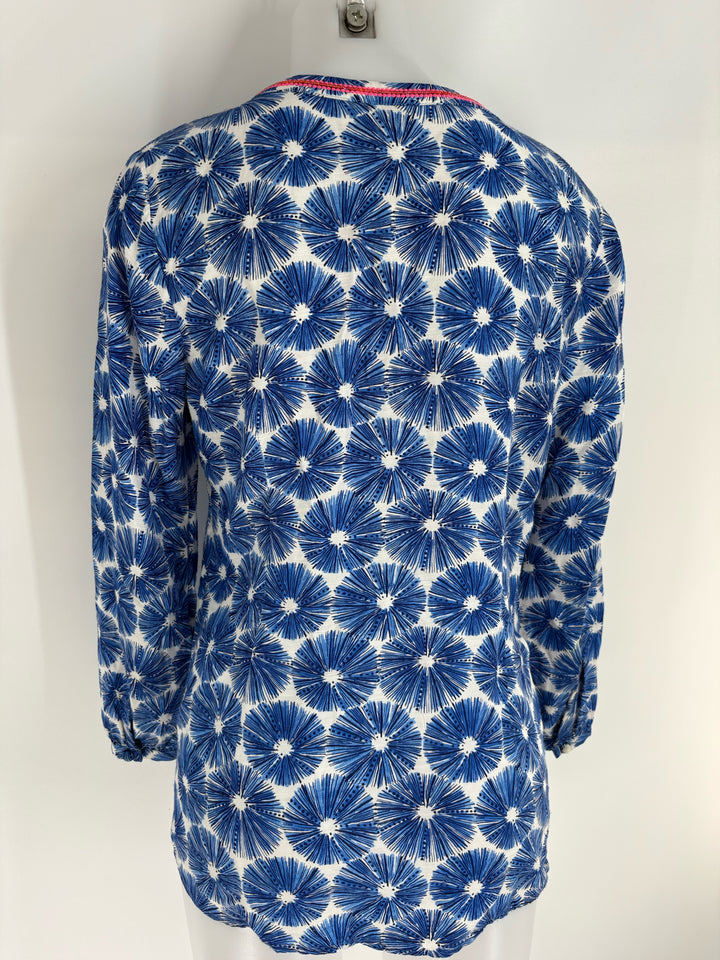 Size M Vineyard Vines Blue Shirt