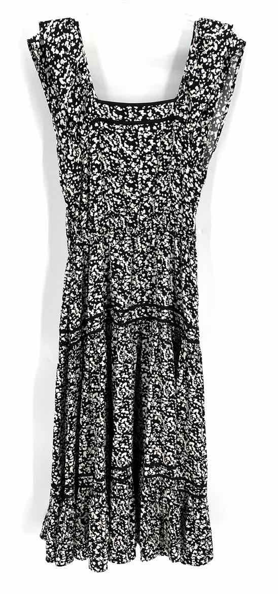 Size L Black/White Dress