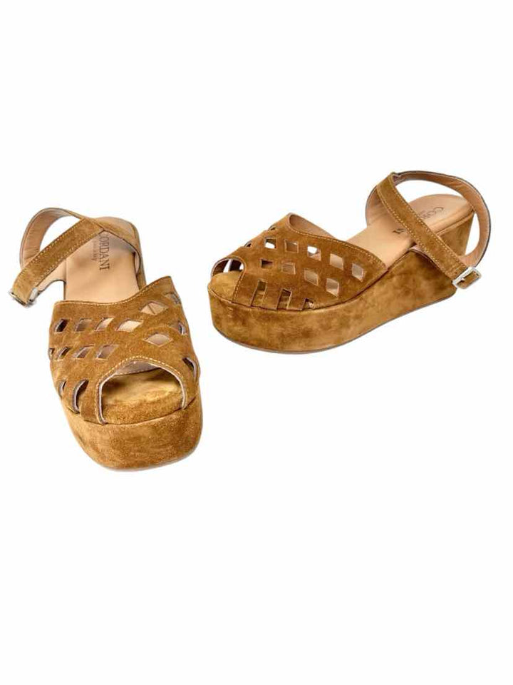 Shoe Size 40 CORDANI Tan Suede Sandals