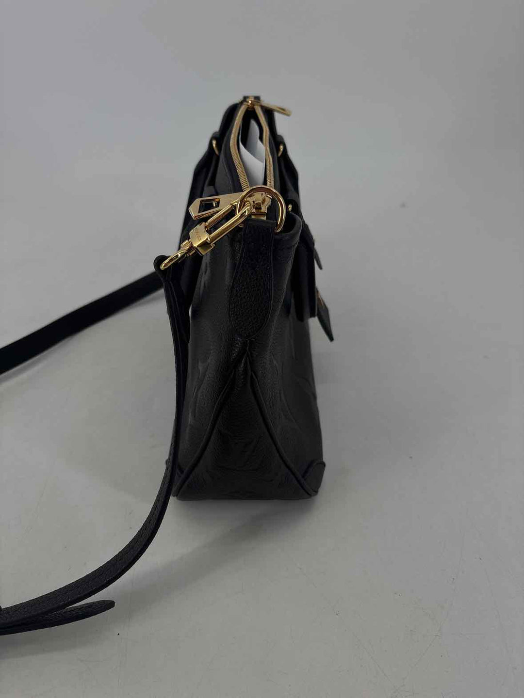 LOUIS VUITTON BLACK PURSE