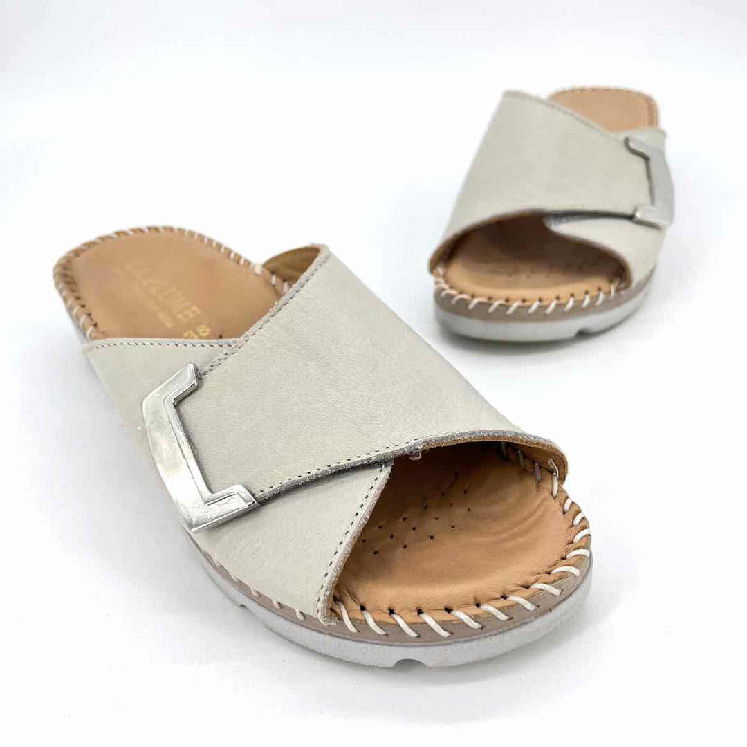 Shoe Size 38 Taupe Leather Sandals