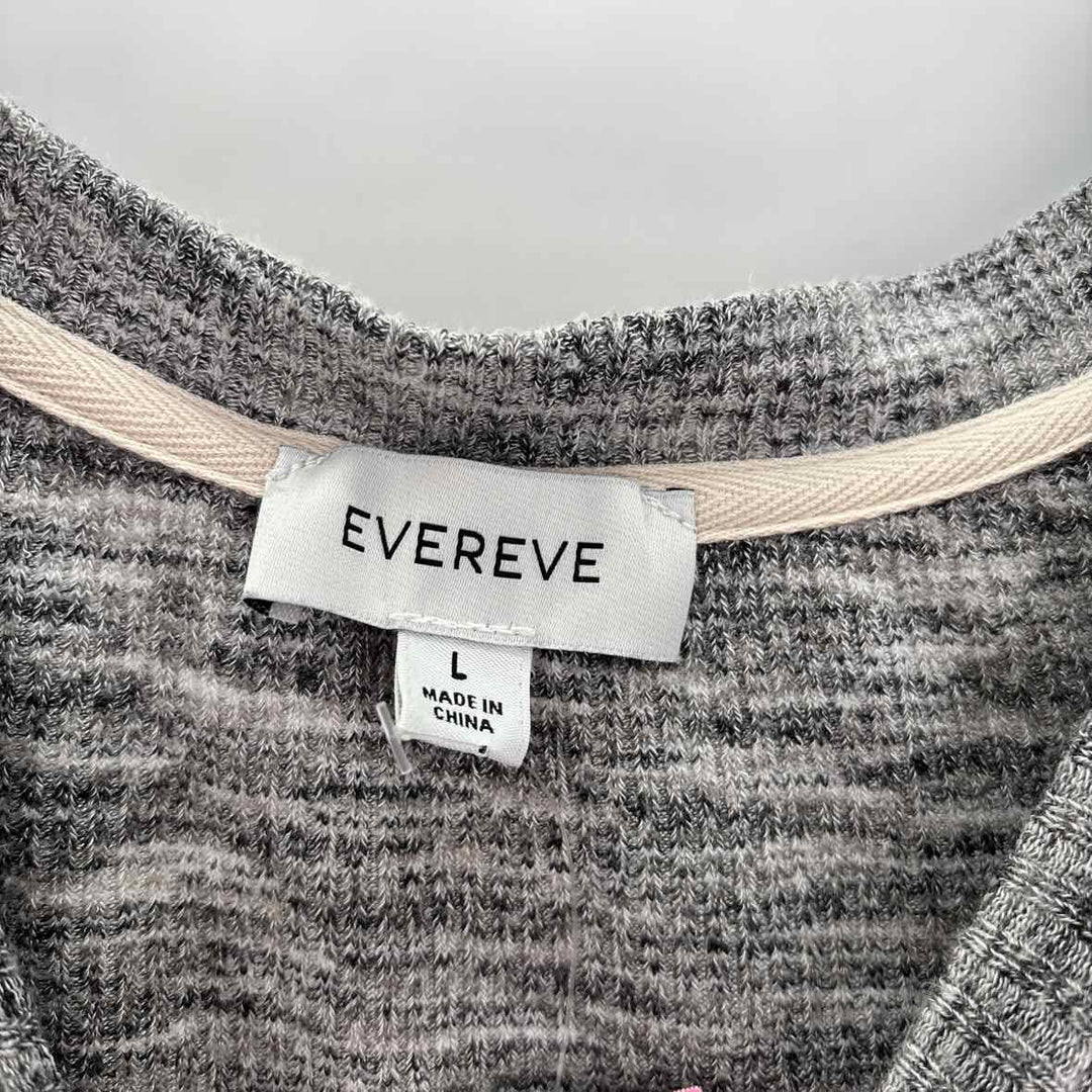Size L EVEREVE Gray Shirt