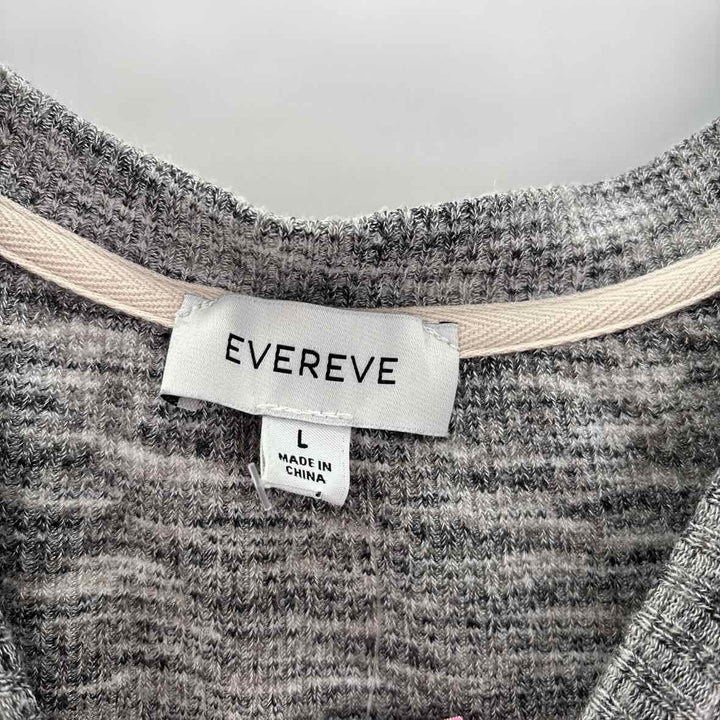 Size L EVEREVE Gray Shirt