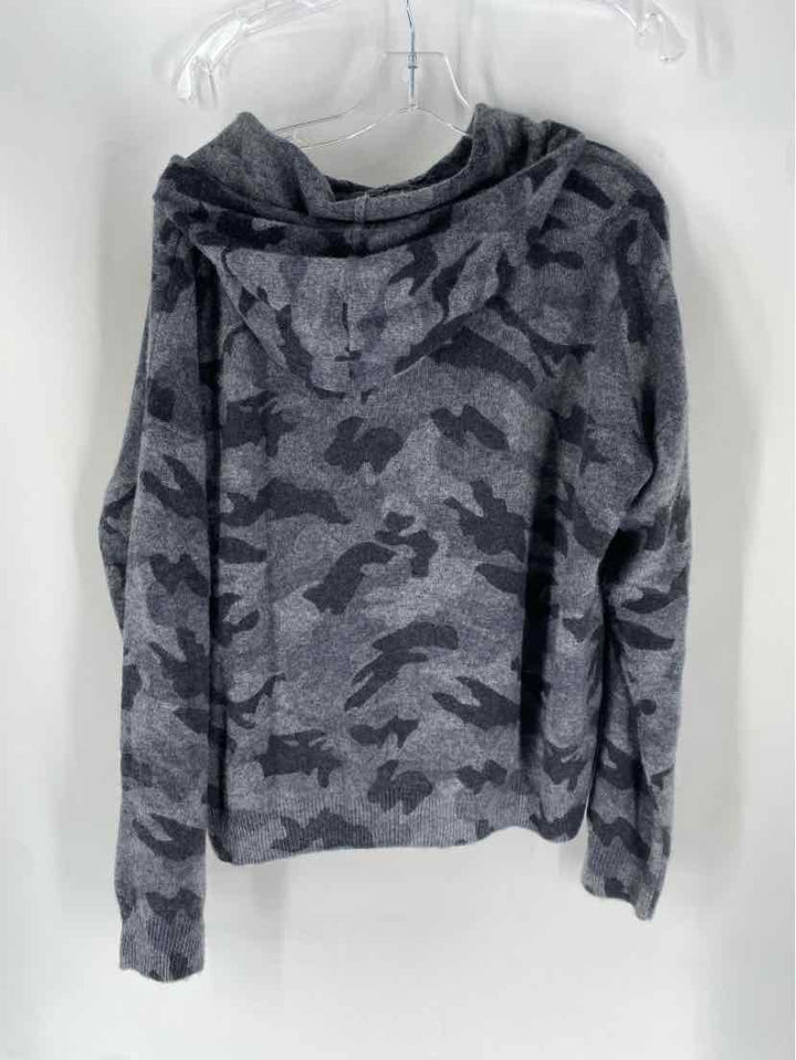 Size L AQUA Gray Cashmere Sweater