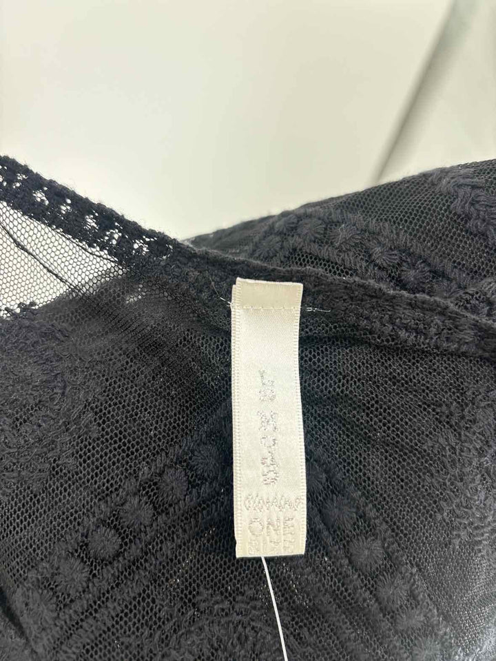 Size One Size Black Shirt