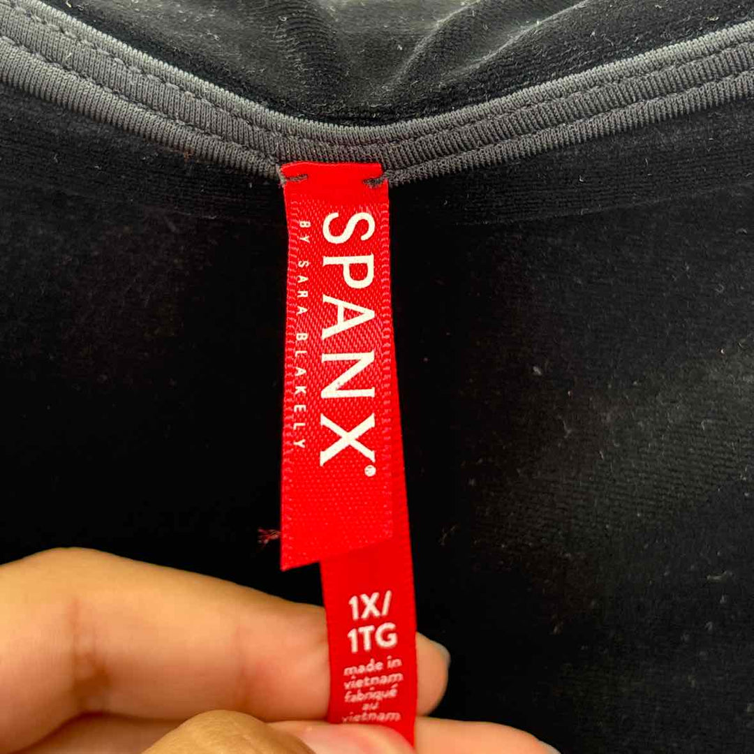 Size 1X SPANX Black Leggings