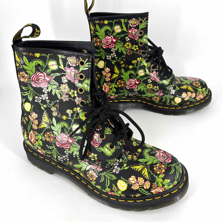 Shoe Size 9 DOC MARTENS Black Leather Boots
