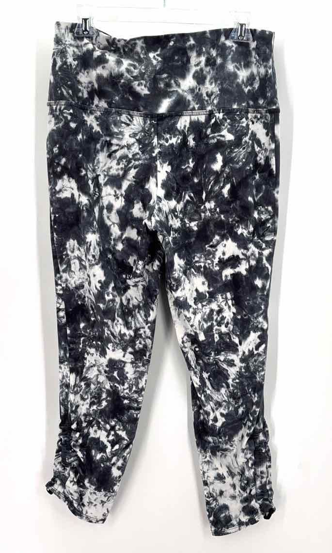 Size M Chico's Multi-Color Knit Leggings