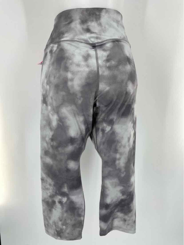 Size 1X Nike Gray Capri
