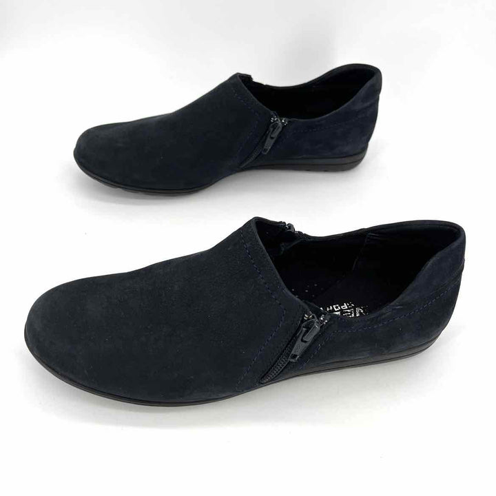 Shoe Size 8 VAN ELI Navy Suede Flats