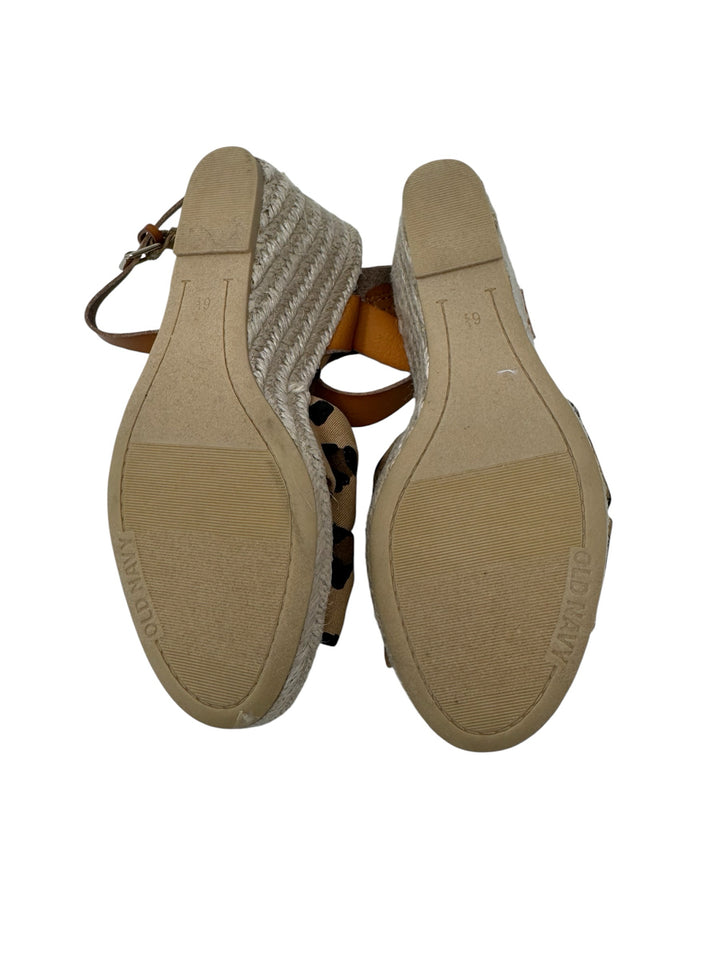 Shoe Size 6.5 Old Navy Tan Sandals