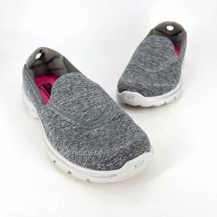Shoe Size 6 Sketchers Gray Flats