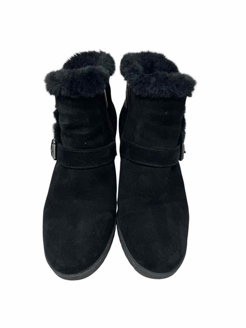 Shoe Size 7.5 Black Suede Boots
