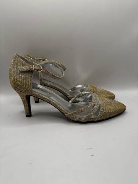 Shoe Size 8.5 DAVID TATE Gold Metallic Heels