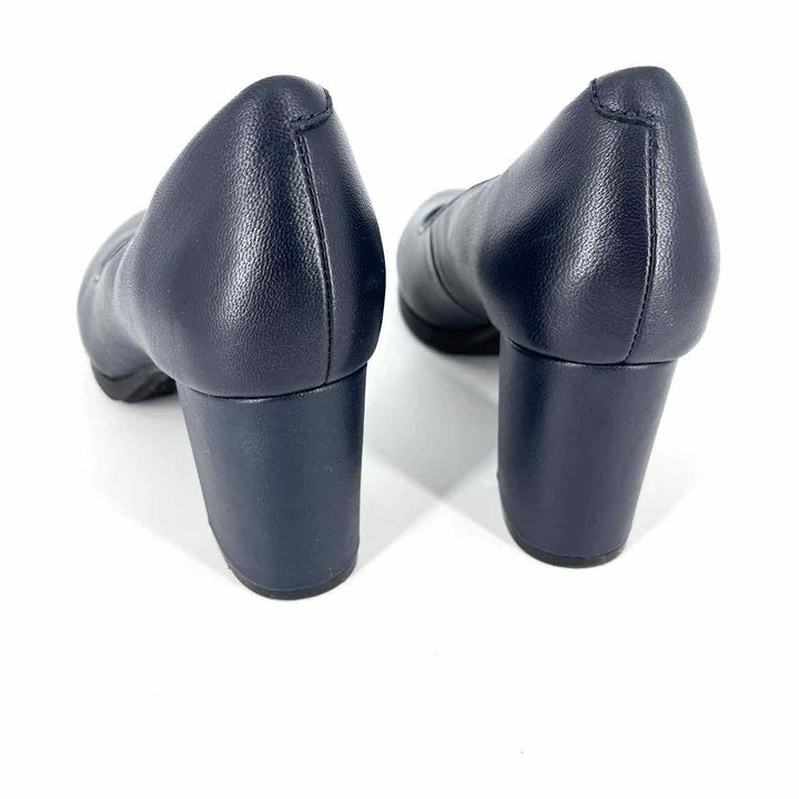Shoe Size 7 CLARKS Navy Leather Pumps