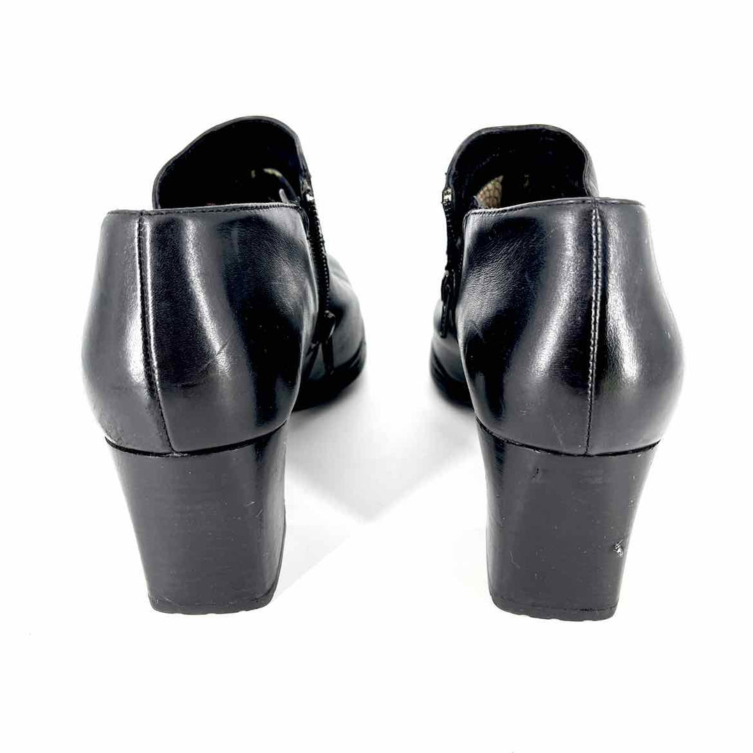 Shoe Size 8 CLARKS Black Leather Boots